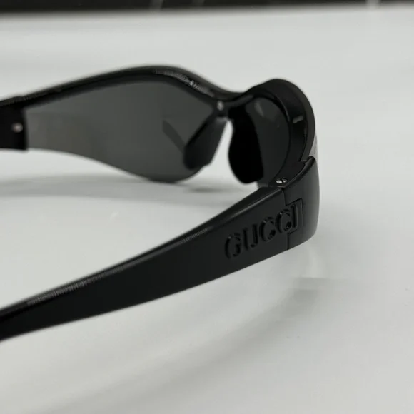 NEW GG1651S 001 GUCCI BLACK GREY GEOMETRIC UNISEX GUCCI  display picture 1